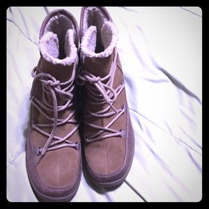 Skechers added height booties